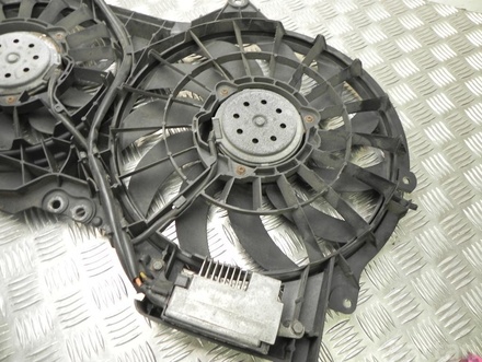 AUDI 4F0 121 003 E / 4F0121003E A6 (4F2, C6) 2007 Ventilador del radiador