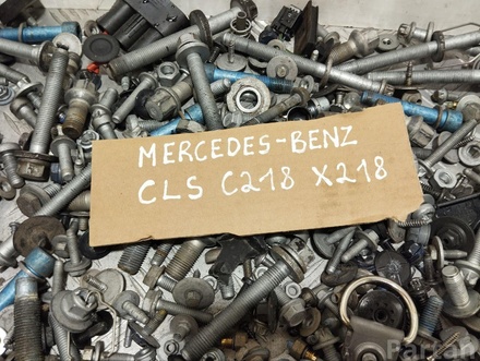 MERCEDES-BENZ CLS (C218) 2013 Bolt Kit