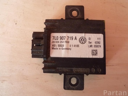 VW 7L0 907 719 A / 7L0907719A TOUAREG (7LA, 7L6, 7L7) 2004 Control unit for anti-towing device and anti-theft device