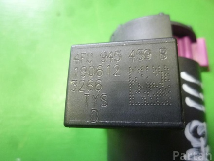 AUDI 4F0 945 459 B / 4F0945459B Q5 (8R) 2014 Brake Light Switch