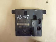 MERCEDES-BENZ A 211 870 40 26 / A2118704026 E-CLASS (W211) 2007 Control unit for door