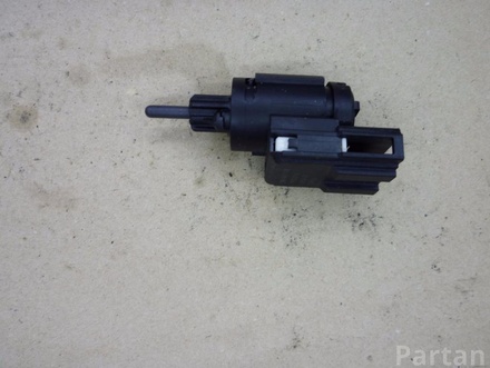 AUDI 3B0 945 511 C / 3B0945511C A6 (4F2, C6) 2005 Brake Light Switch