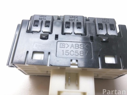 TOYOTA 15C587 AURIS (_E15_) 2011 Multiple switch